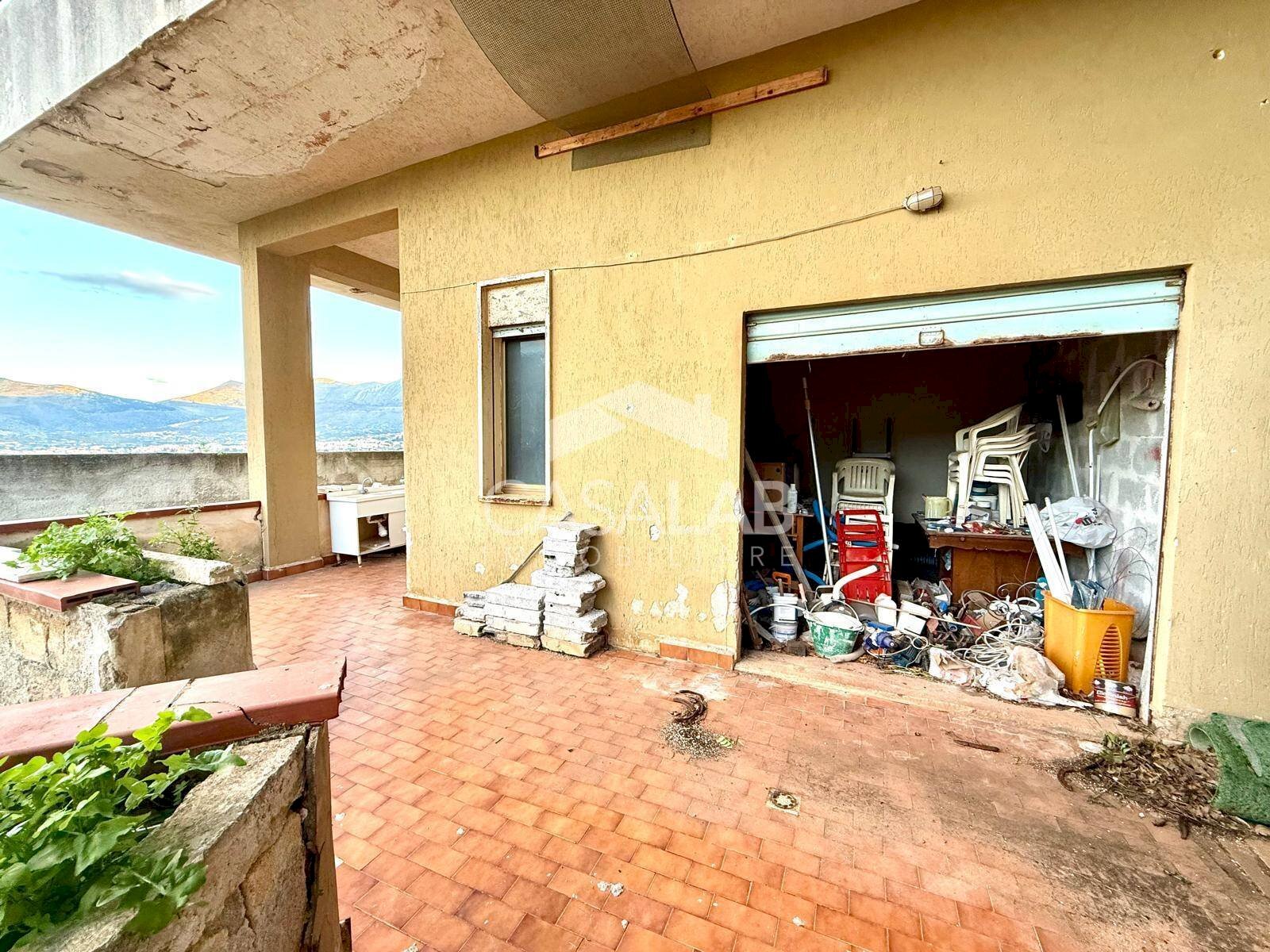 Foto 1 - Trilocale via costa buffa
 
33, Carini - foto 1