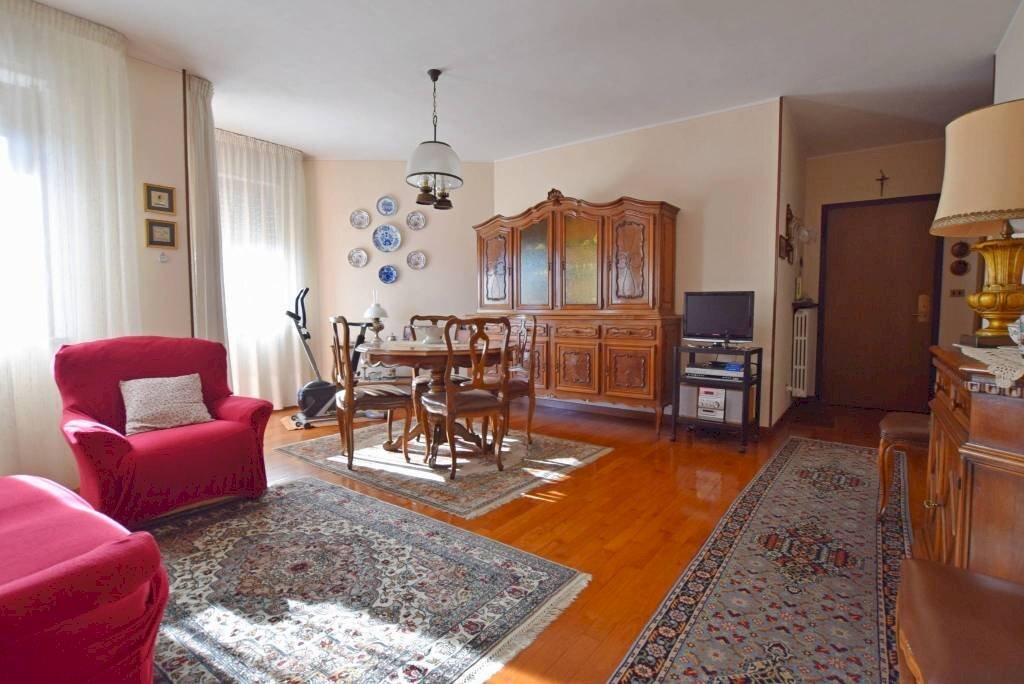 Salone - Four-room apartment via Giacomo Leopardi, 6/A, Mondovì - photo 3