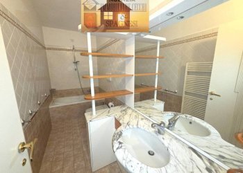 Bagno - Casa indipendente via Pistoiese, 100A, Campi Bisenzio - foto 3