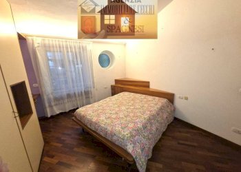 Camera da letto - Casa indipendente via Pistoiese, 100A, Campi Bisenzio - foto 27