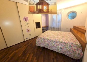 Camera da letto - Casa indipendente via Pistoiese, 100A, Campi Bisenzio - foto 30