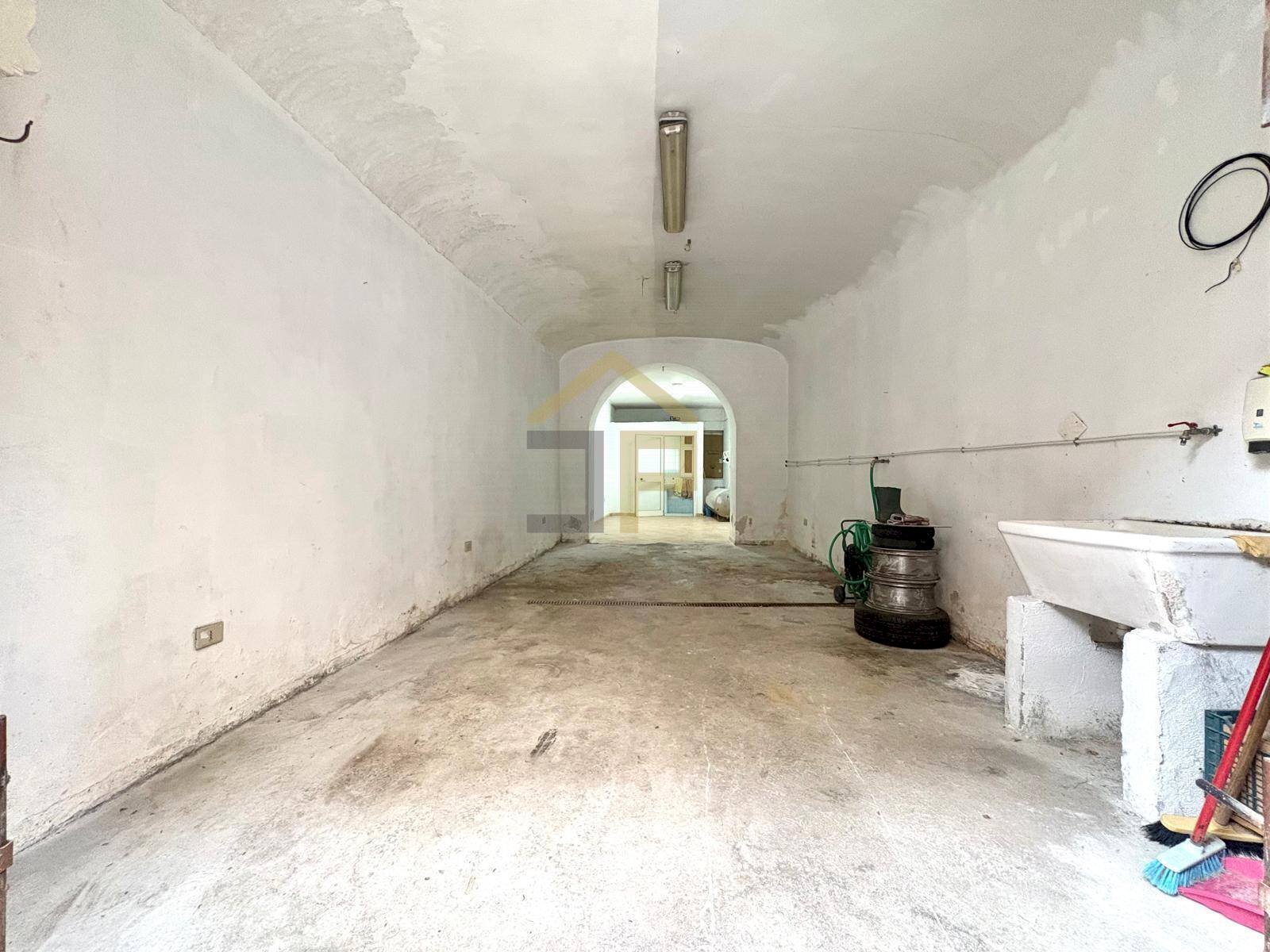 Foto 3 - Magazzino via del Bosco
 
37, Palermo - foto 3