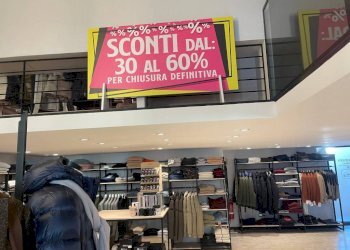 Interno non residenziale - Negozio corso Giulio Cesare, 178, Torino (zona Regio Parco) - foto 6