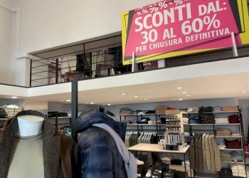 Interno non residenziale - Negozio corso Giulio Cesare, 178, Torino (zona Regio Parco) - foto 7