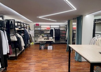 Interno non residenziale - Negozio corso Giulio Cesare, 178, Torino (zona Regio Parco) - foto 21