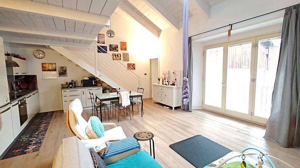 Salone - Trilocale strada dei Tetti Bertoglio, 92, Torino - foto 3