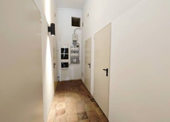 Corridoio - Trilocale strada dei Tetti Bertoglio, 92, Torino - foto 25