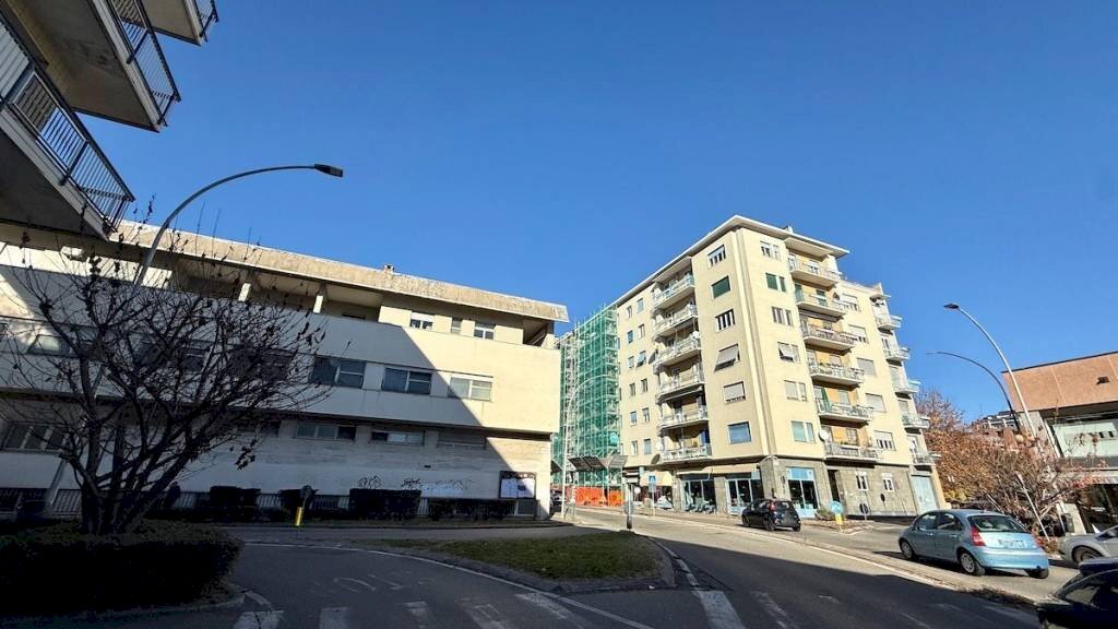 Facciata - Bar - Tabacchi - Ricevitoria via Carlo Fecia di Cossato, 11, Biella - foto 2