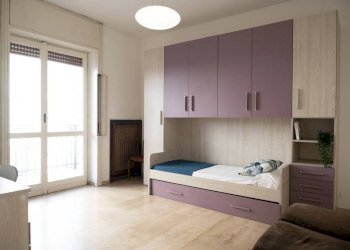 Camera da letto - Three-room apartment via Ambrogio Campiglio, 8, Milano (neighborhood Lambrate) - photo 19