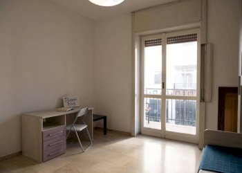 Camera da letto - Three-room apartment via Ambrogio Campiglio, 8, Milano (neighborhood Lambrate) - photo 20