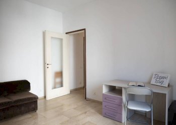 Camera da letto - Three-room apartment via Ambrogio Campiglio, 8, Milano (neighborhood Lambrate) - photo 21