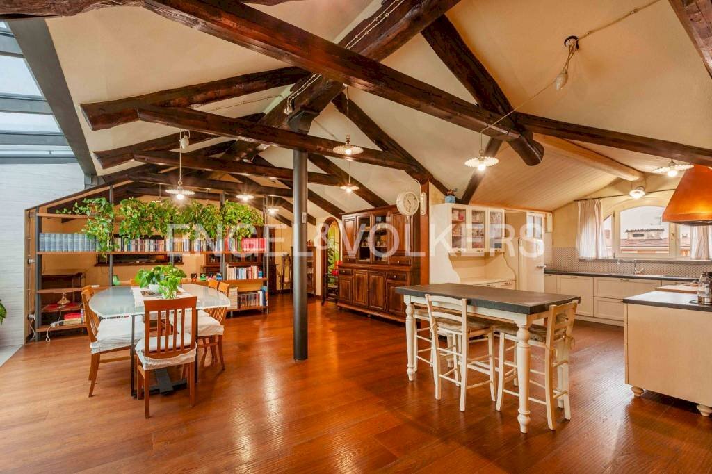 Salone - Attico corso Fratelli Bandiera, Alba - foto 1