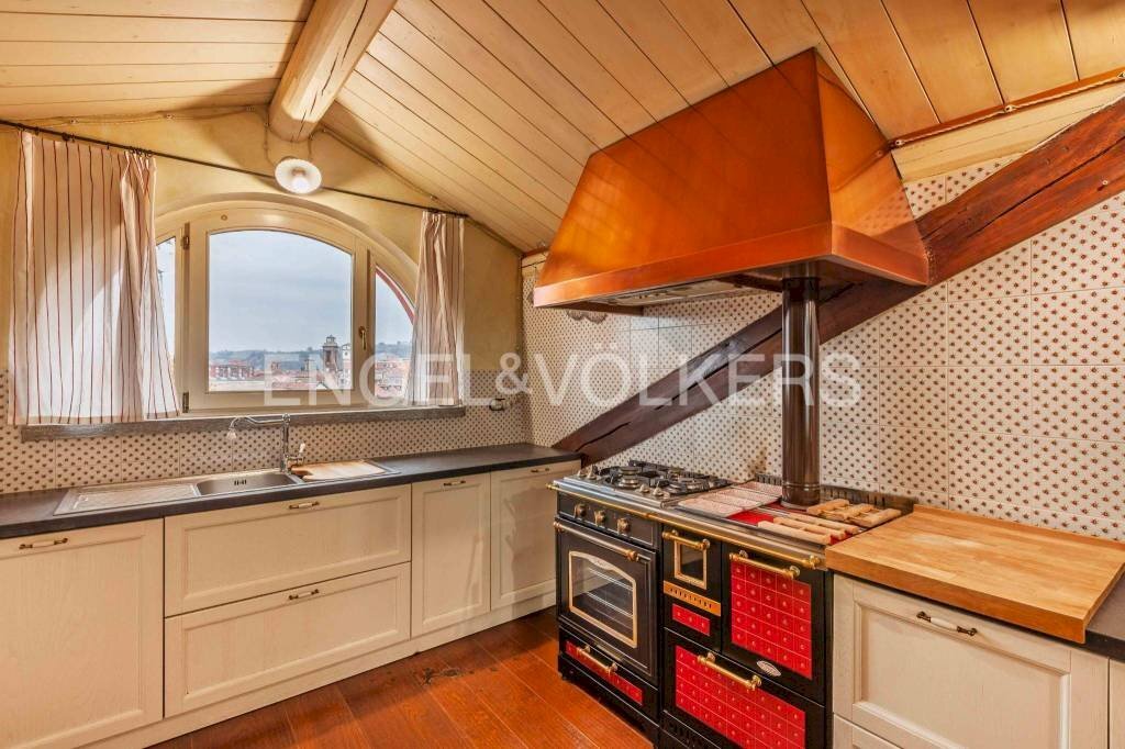 Cucina - Attico corso Fratelli Bandiera, Alba - foto 2
