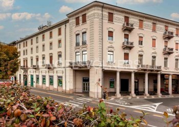 Facciata - Attico corso Fratelli Bandiera, Alba - foto 8