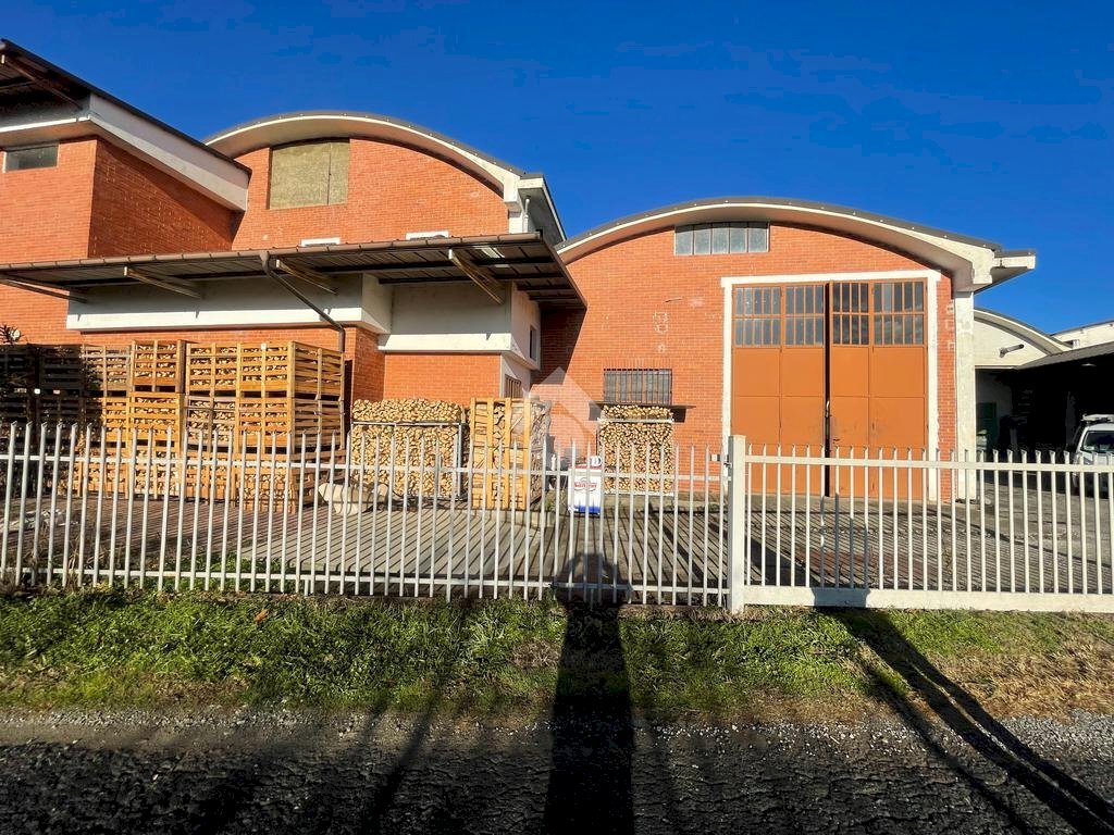 Capannone Capannone Via Marchieru', Cavour - foto 1