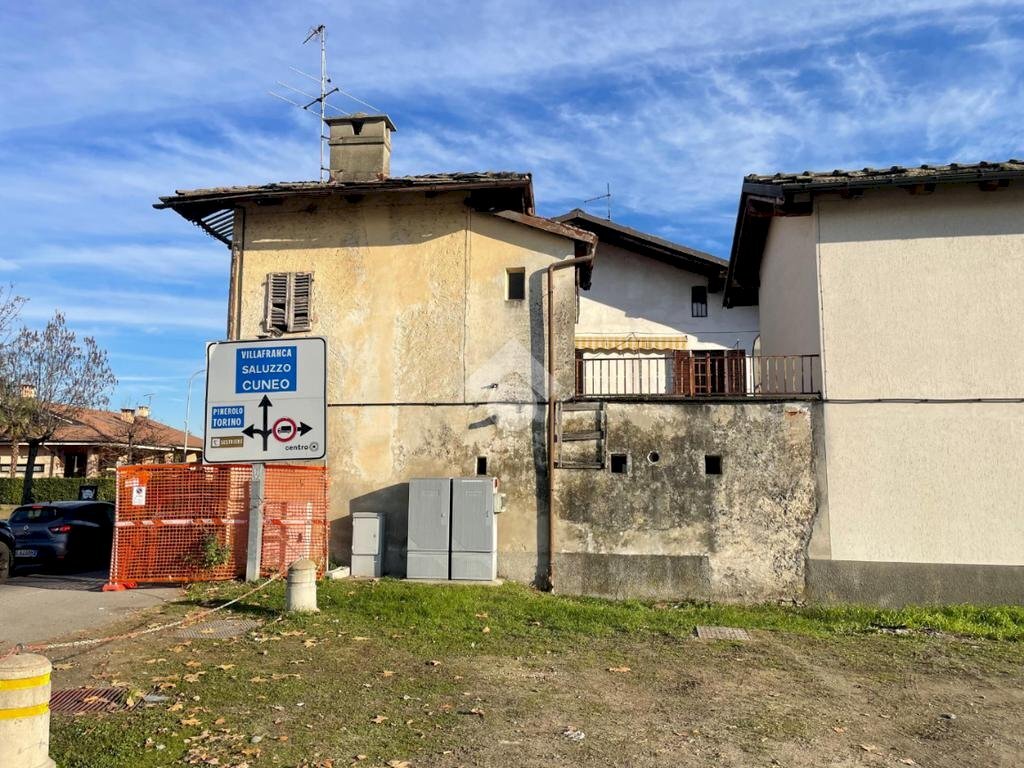Casa semi indipendente Via Vittorio Veneto, Cavour - foto 1