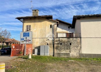 Casa semi indipendente Via Vittorio Veneto, Cavour - foto 1