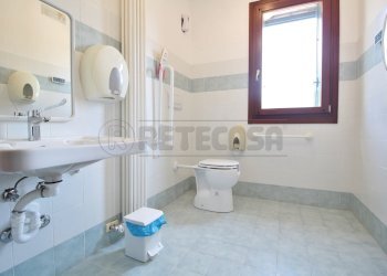 bagno - Ufficio Via Alcide de Gasperi 80, Montecchio Maggiore - foto 9