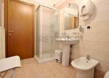 bagno - Ufficio Via Alcide de Gasperi 80, Montecchio Maggiore - foto 16