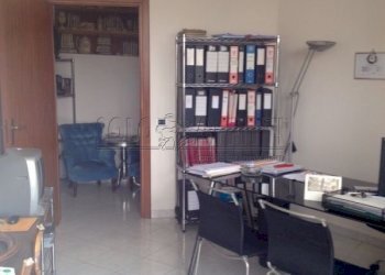 r.jpg - Office VIALE ENNIO 54, Bari - photo 8
