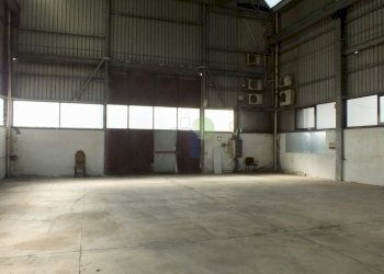 interno capannone - Locale Commerciale via Arno 22, Piombino - foto 11