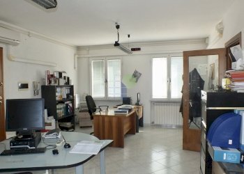 ufficio - Locale Commerciale via Arno 22, Piombino - foto 23