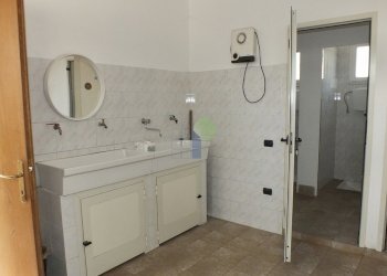 spogliatoio - Locale Commerciale via Arno 22, Piombino - foto 27