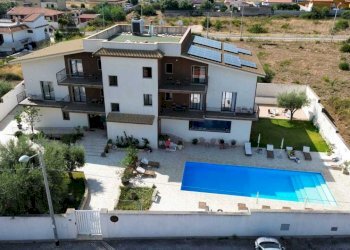 WhatsApp Image 2025-10-28 at 08.35.44 (2).jpeg - Villa Viale Edoardo Garrone 56, Melilli - foto 2