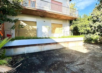 WhatsApp Image 2025-12-04 at 12.53.19 (1).jpeg - Quadrilocale Viale Alcide de Gasperi 52, San Felice Circeo - foto 13