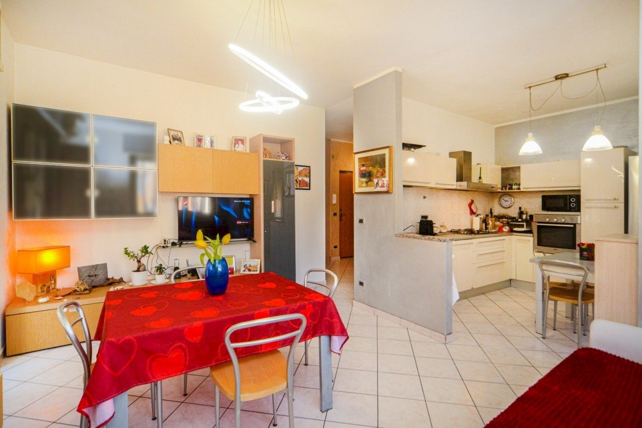 8fe149a2-f4ec-483d-bc31-4aa128938e1e.JPG - Quadrilocale Via Carlo Boncompagni 2, Torino (zona San Donato) - foto 2