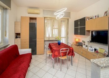 bfd92b98-af98-4d86-bf4c-3a70366751fc.JPG - Quadrilocale Via Carlo Boncompagni 2, Torino (zona San Donato) - foto 3