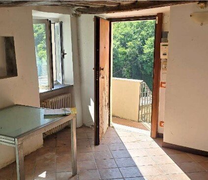 2.jpg - Three-room apartment at auction Via Monte Timone 20, Genova (neighborhood Sestri Ponente) - photo 2
