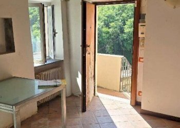 2.jpg - Three-room apartment at auction Via Monte Timone 20, Genova (neighborhood Sestri Ponente) - photo 2