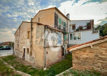 18B874E4-99A3-4967-B253-37EE5191745B.jpeg - Casa indipendente Jesi - foto 5