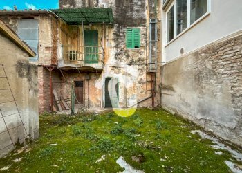 26ADE6F3-D87F-4E19-BE8D-2580355E2BC6.jpeg - Casa indipendente Jesi - foto 7