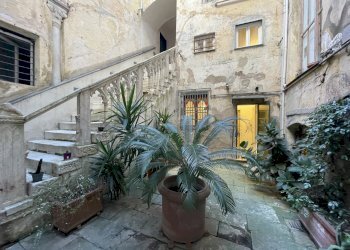 IMG_2462 2.jpg - Quadrilocale Vico delle Mele 16R, Genova - foto 1