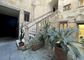 IMG_2460 2.jpg - Quadrilocale Vico delle Mele 16R, Genova - foto 5