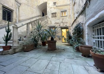 IMG_2465 2.jpg - Quadrilocale Vico delle Mele 16R, Genova - foto 9