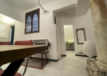 IMG_2474 2.jpg - Quadrilocale Vico delle Mele 16R, Genova - foto 16