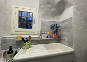 IMG_2478 2.jpg - Quadrilocale Vico delle Mele 16R, Genova - foto 20