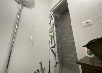 IMG_2480 2.jpg - Quadrilocale Vico delle Mele 16R, Genova - foto 22