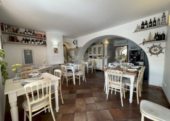 sala interna - Locale Commerciale Via del Molo 1, Monte Argentario - foto 2