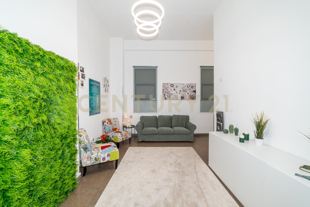 DSC07765.jpg - Locale Commerciale Viale Polibio, Siracusa - foto 1