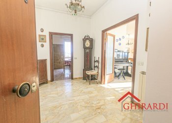 0.0 INGRESSO.jpg - Apartment Via Ventimiglia 89, Genova (neighborhood Voltri) - photo 4