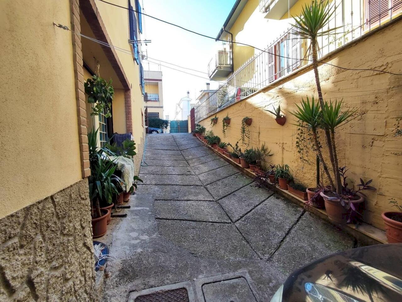 WhatsApp Image 2025-12-04 at 15.36.47.jpeg - Box Via Nazario Sauro 39, Guidonia Montecelio - photo 1