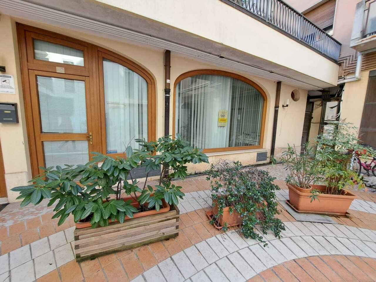 esterno - Locale Commerciale Rovigo - foto 1