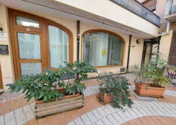 esterno - Locale Commerciale Rovigo - foto 1