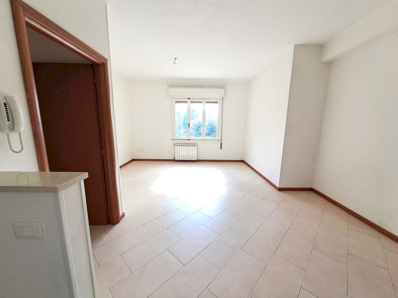 ingresso con ampio ufficio.jpg - Ufficio Rovigo - foto 1