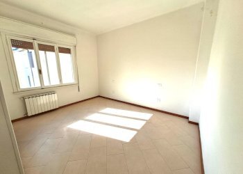 stanza ampia.jpg - Ufficio Rovigo - foto 9