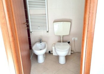 bagno di servizio.jpg - Ufficio Rovigo - foto 11